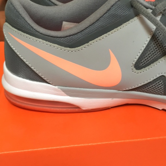 Nike (women’s) Air Sculpt TR 2 - Picture 3 of 6